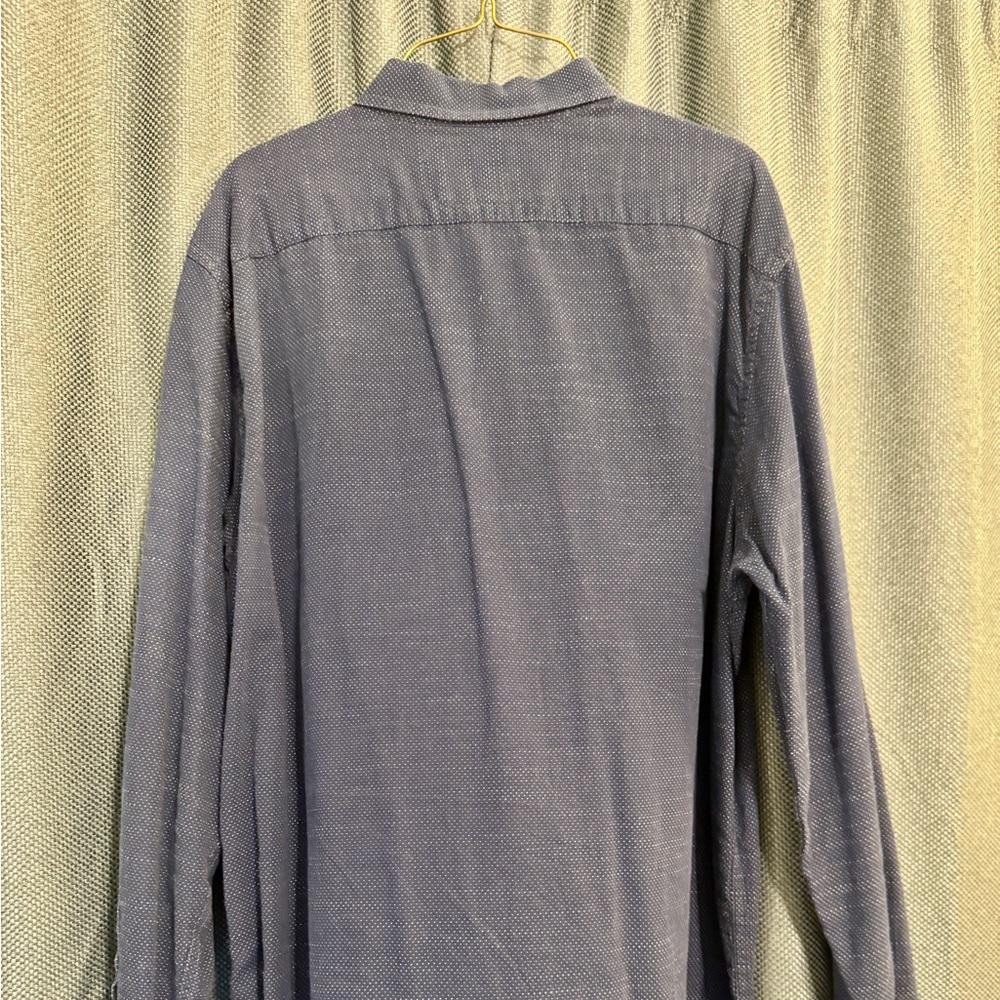 Men blue Banana Republic long sleeve button up dress shirt.
